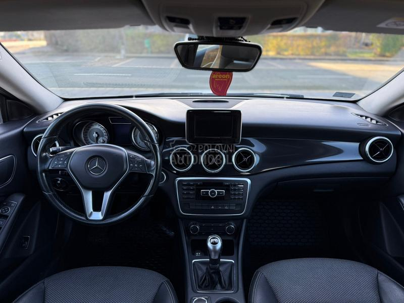 Mercedes Benz CLA 180 