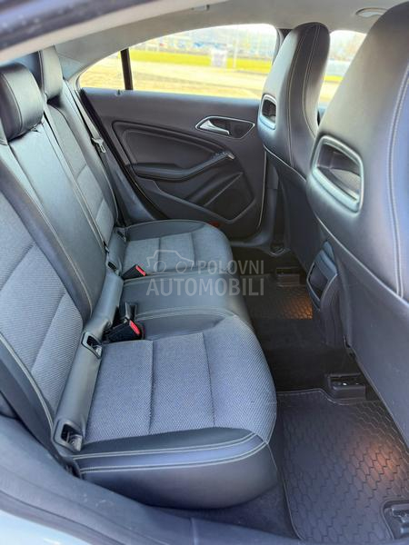 Mercedes Benz CLA 180 