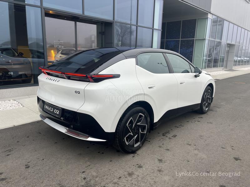 Lynk & Co 02 CORE