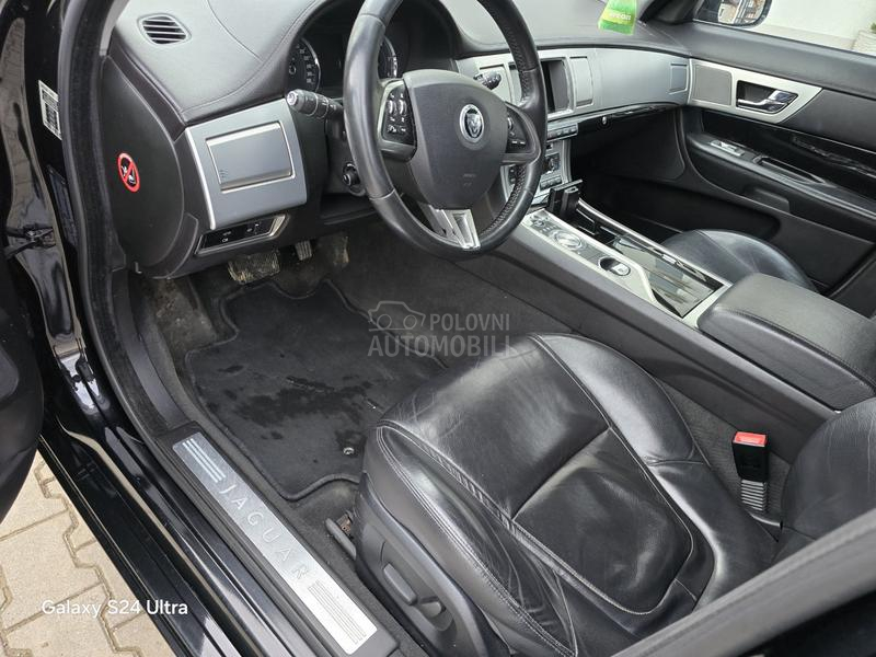 Jaguar XF 