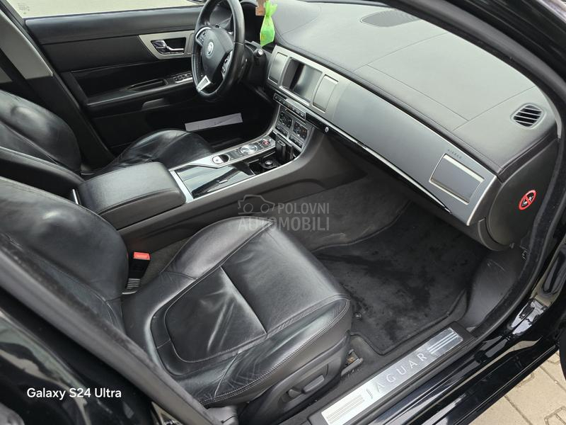 Jaguar XF 