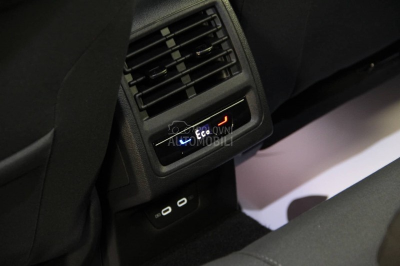 Volkswagen Golf 8 RATA OD250/STYLE HYB