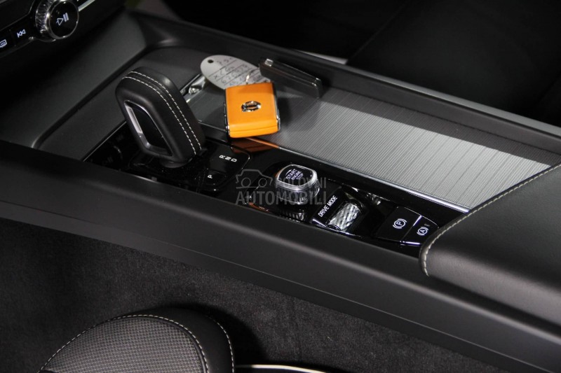 Volvo XC60 RATA OD333/B4 AWD