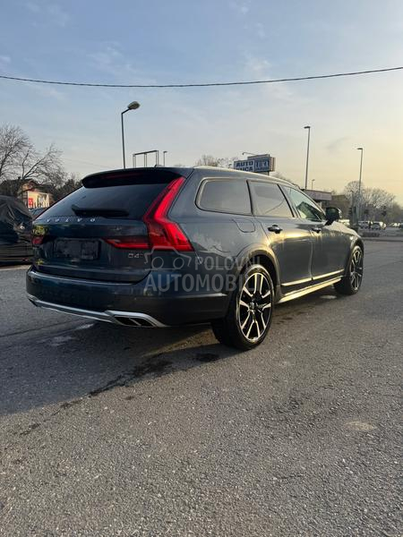 Volvo V90 Cross Country D4