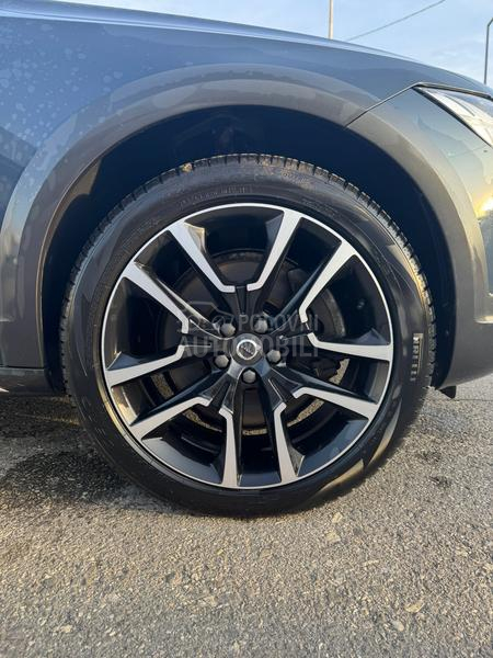 Volvo V90 Cross Country D4