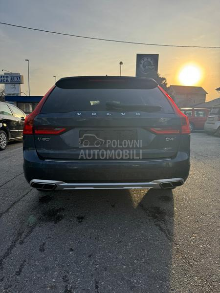 Volvo V90 Cross Country D4