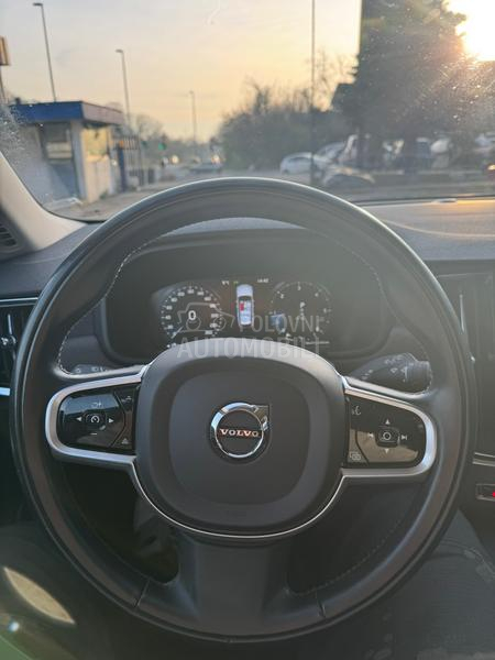 Volvo V90 Cross Country D4