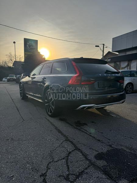 Volvo V90 Cross Country D4