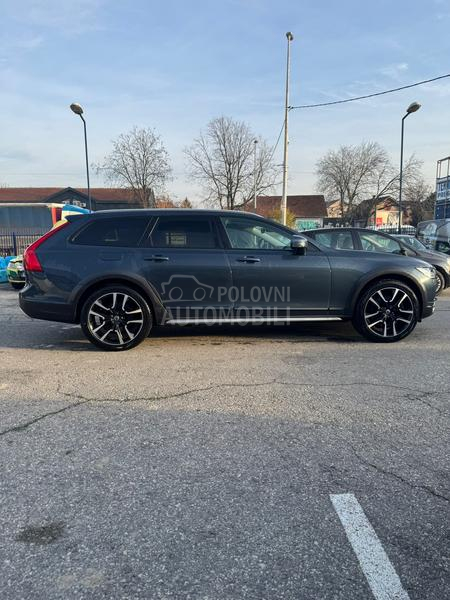Volvo V90 Cross Country D4