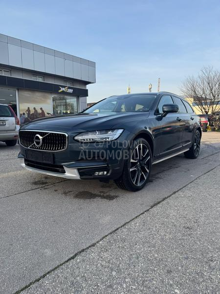 Volvo V90 Cross Country D4