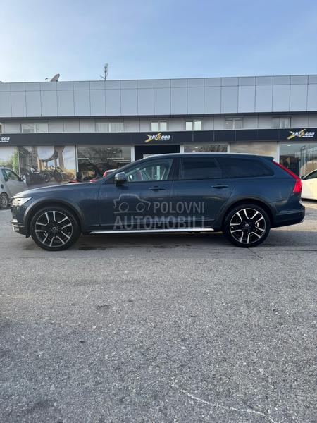 Volvo V90 Cross Country D4