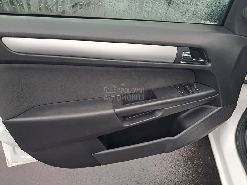 Opel Astra H 1.9jtd