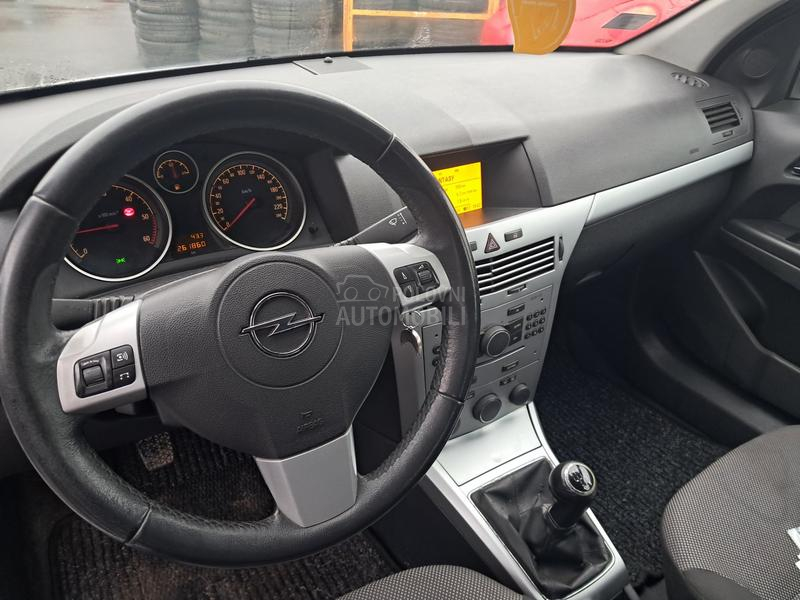 Opel Astra H 1.9jtd
