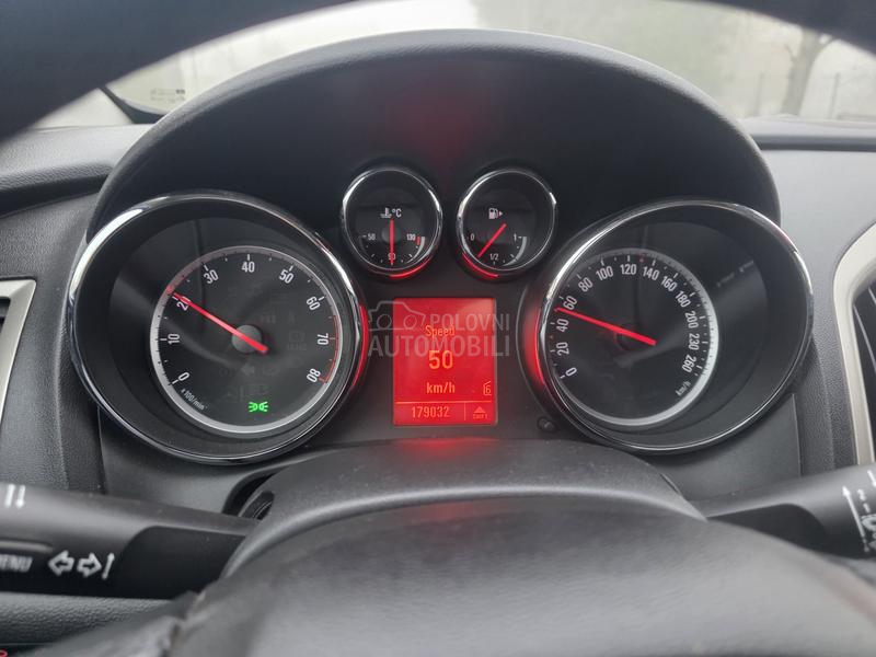 Opel Astra J 