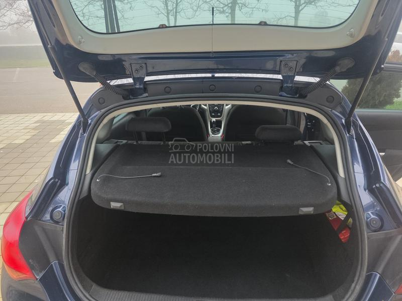 Opel Astra J 
