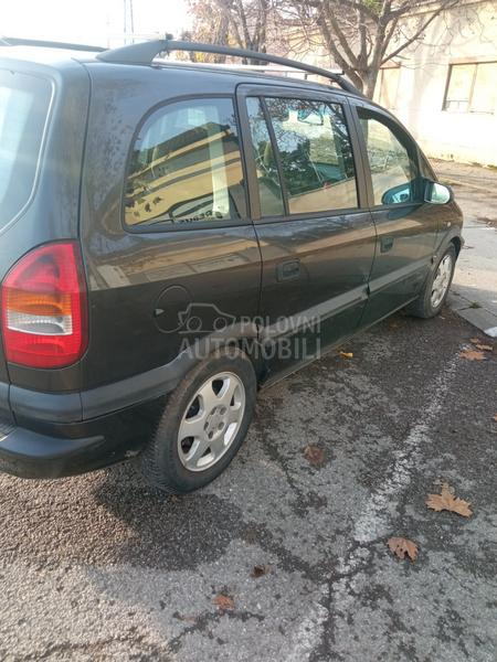 Opel Zafira 2.0 dti regi