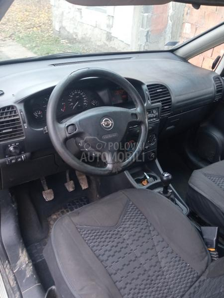 Opel Zafira 2.0 dti regi