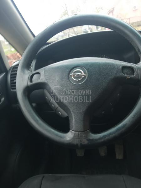 Opel Zafira 2.0 dti regi