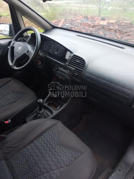 Opel Zafira 2.0 dti regi