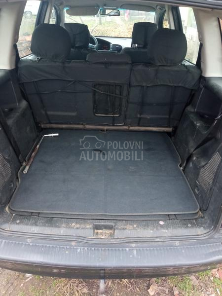 Opel Zafira 2.0 dti regi