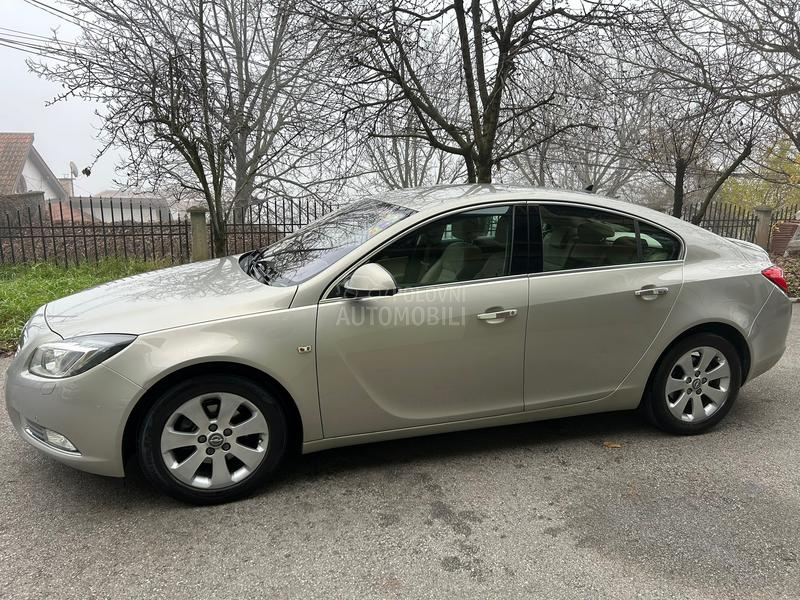 Opel Insignia 2.0cdti navy