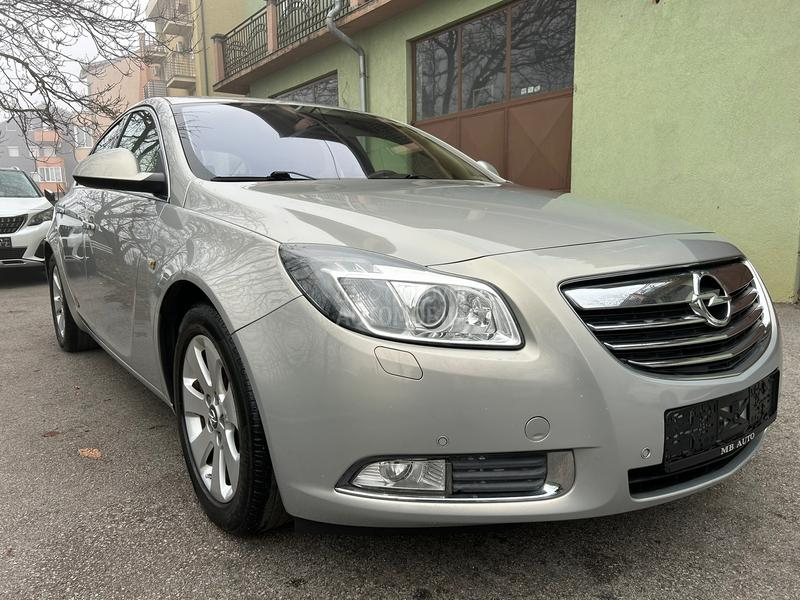 Opel Insignia 2.0cdti navy