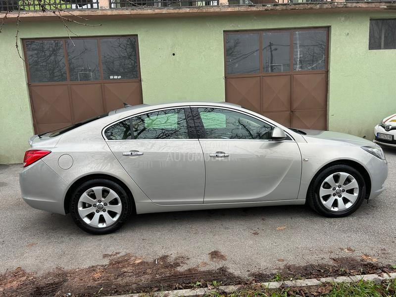 Opel Insignia 2.0cdti navy
