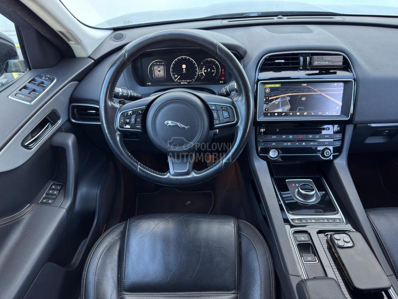 Jaguar F pace Virtual/AWD/Nav