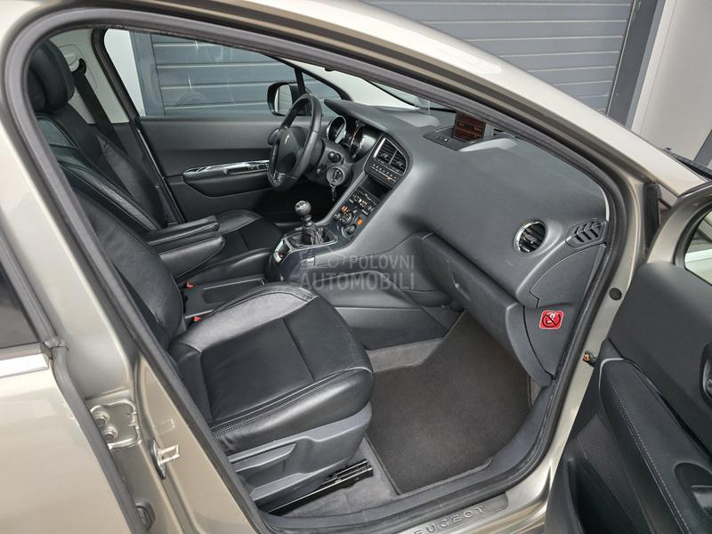 Peugeot 5008 2.0 HDI PANO