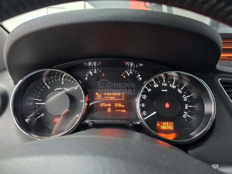 Peugeot 5008 2.0 HDI PANO