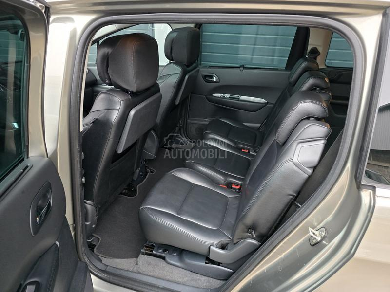 Peugeot 5008 2.0 HDI PANO