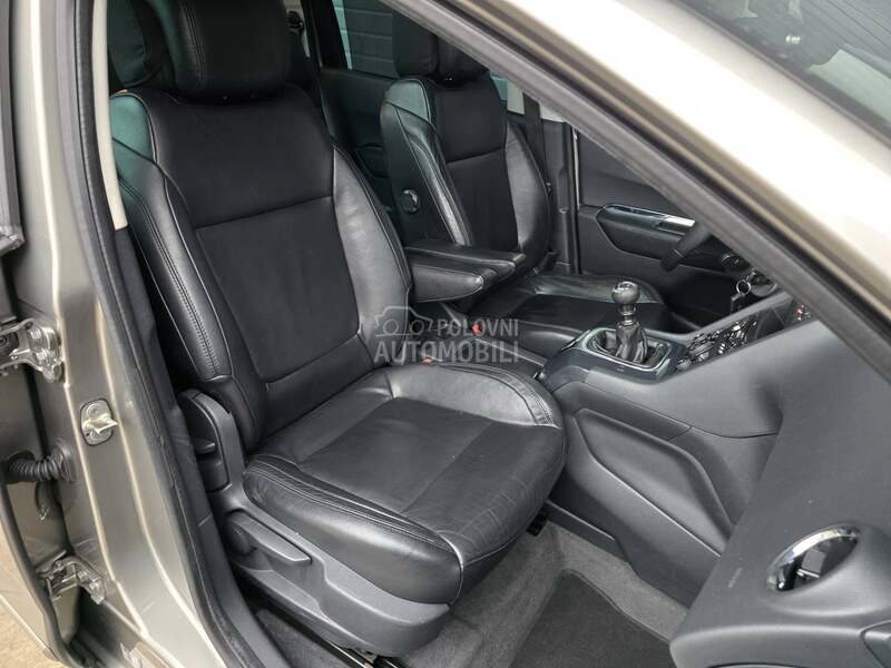 Peugeot 5008 2.0 HDI PANO