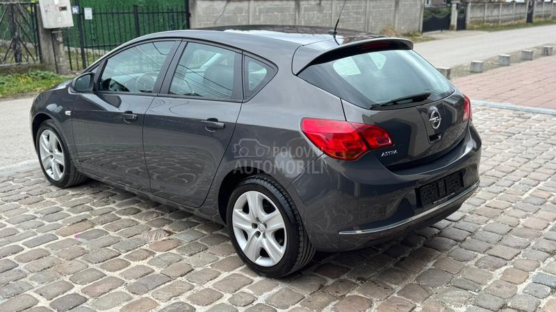 Opel Astra J 1.4 2015