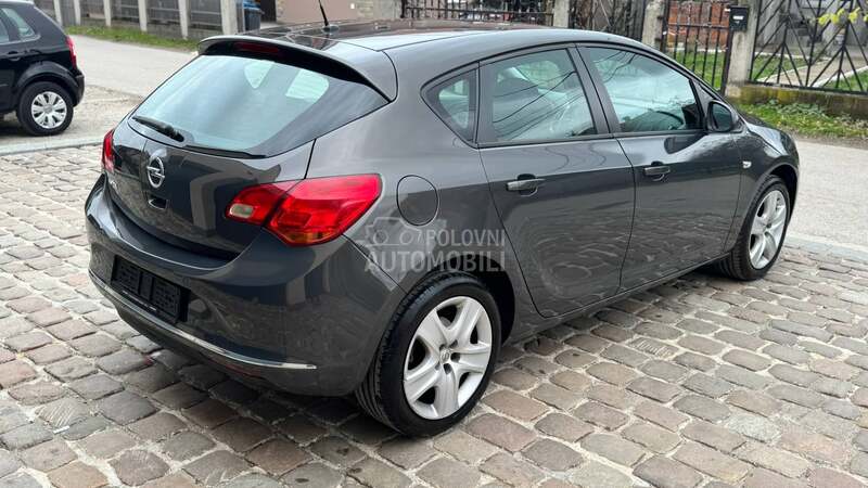 Opel Astra J 1.4 2015