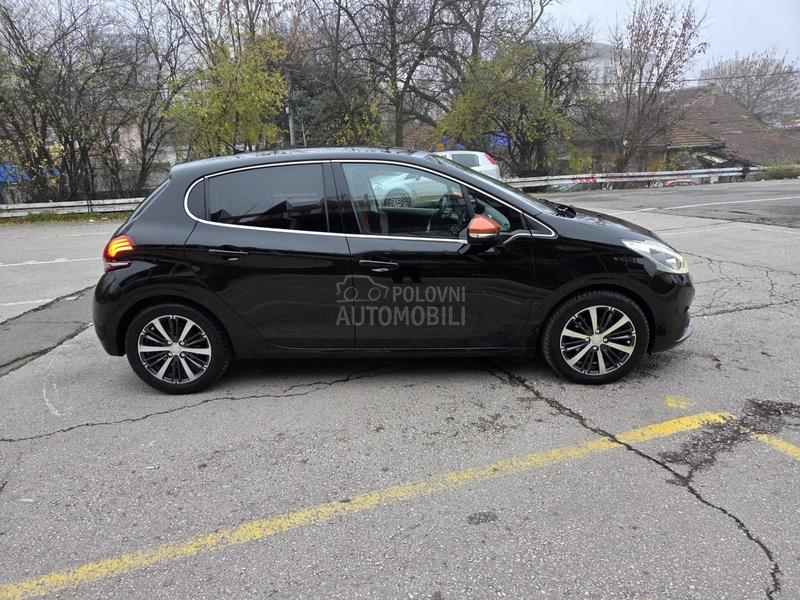 Peugeot 208 ROLAND GARROS MATIK