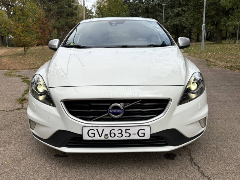 Volvo V40 r-design 2.0diz D2