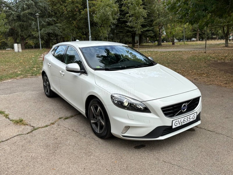 Volvo V40 r-design 2.0diz D2