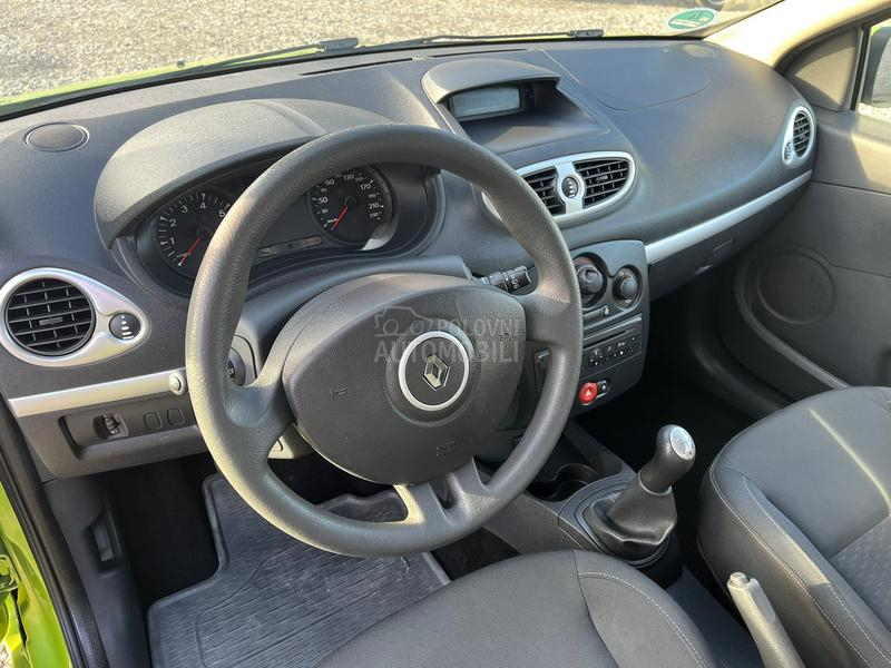 Renault Clio 1.2 16V 121. OOO k m