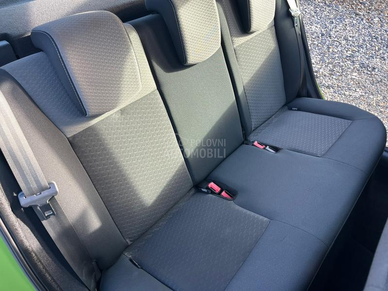 Renault Clio 1.2 16V 121. OOO k m