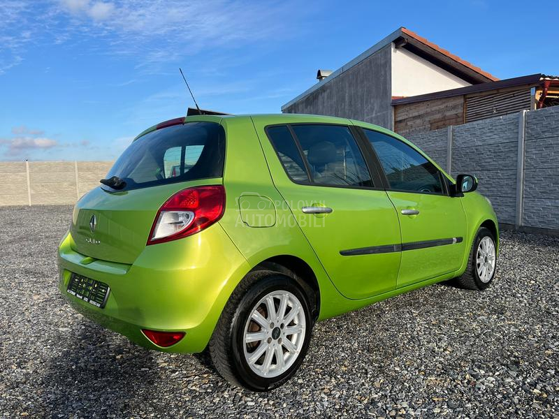 Renault Clio 1.2 16V 121. OOO k m