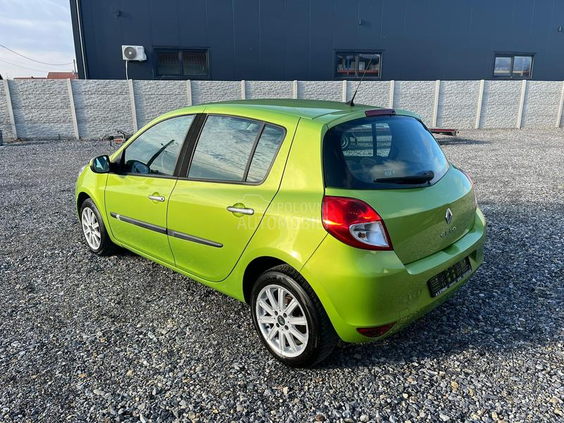 Renault Clio 1.2 16V 121. OOO k m