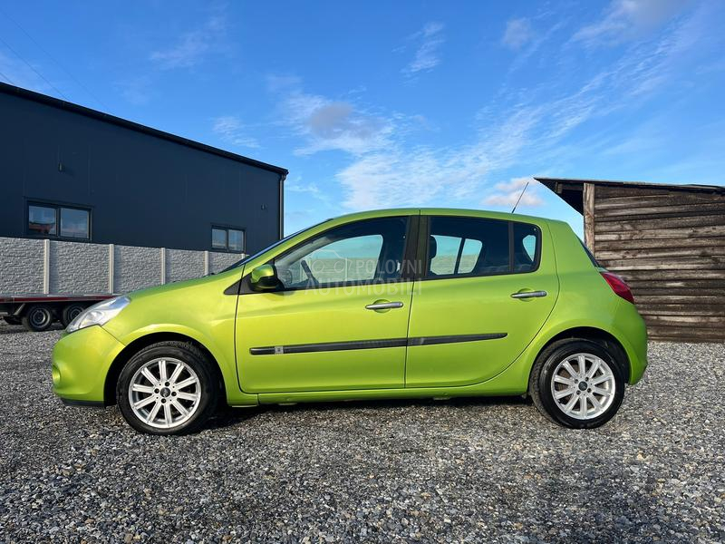 Renault Clio 1.2 16V 121. OOO k m