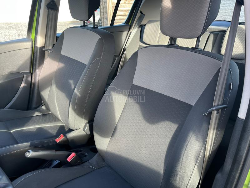 Renault Clio 1.2 16V 121. OOO k m