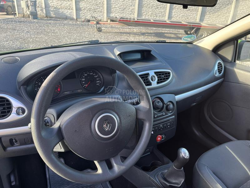 Renault Clio 1.2 16V 121. OOO k m