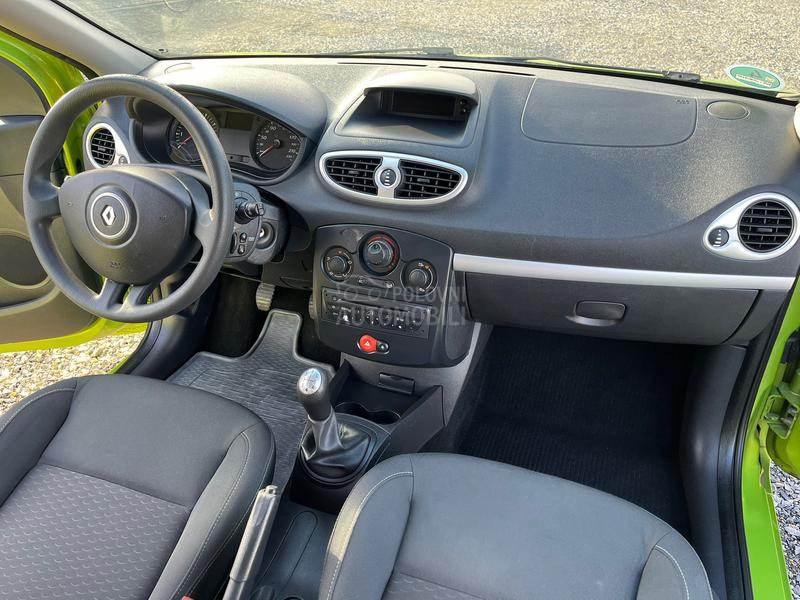 Renault Clio 1.2 16V 121. OOO k m