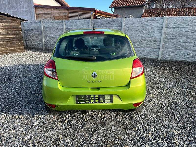 Renault Clio 1.2 16V 121. OOO k m