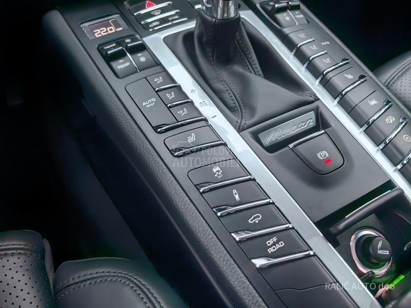 Porsche Macan AWD/AIRMATIC/21