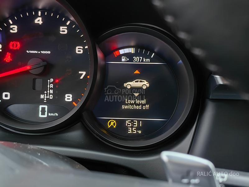 Porsche Macan AWD/AIRMATIC/21