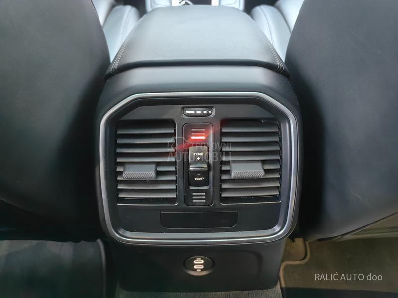 Porsche Macan AWD/AIRMATIC/21