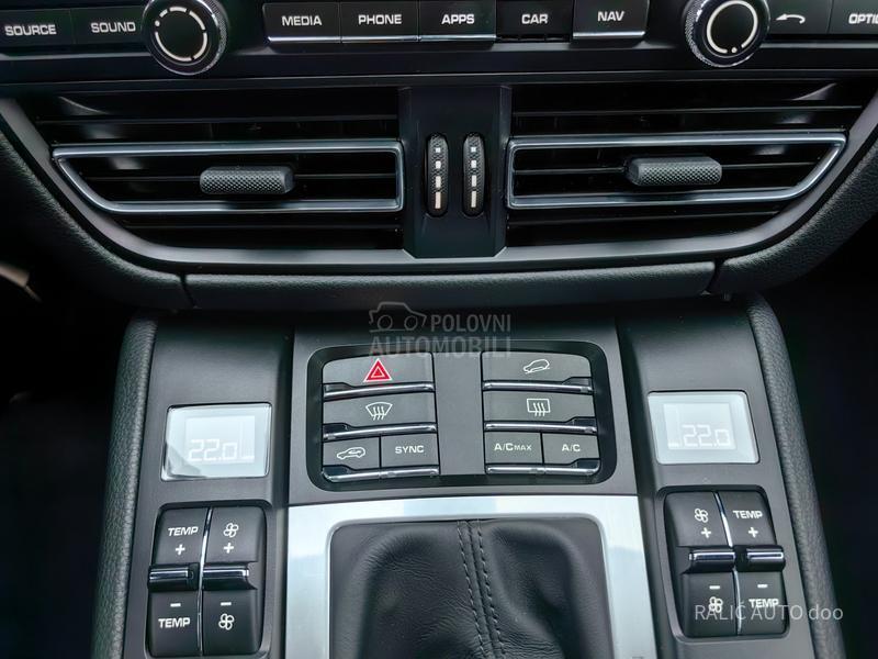 Porsche Macan AWD/AIRMATIC/21